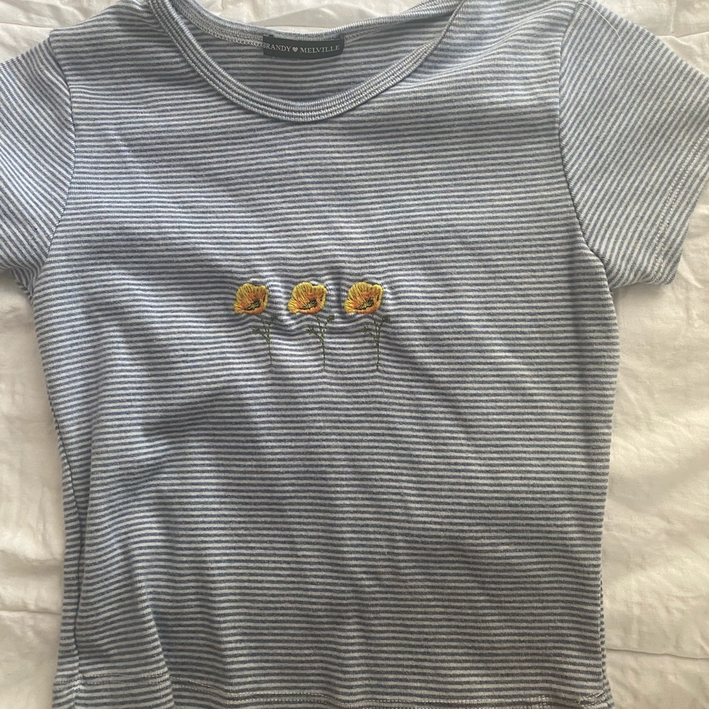 BRANDY MELVILLE FLOWER TOP